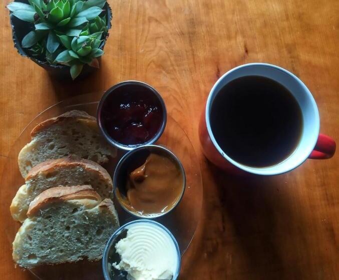 Moving Hostel Travel Bar