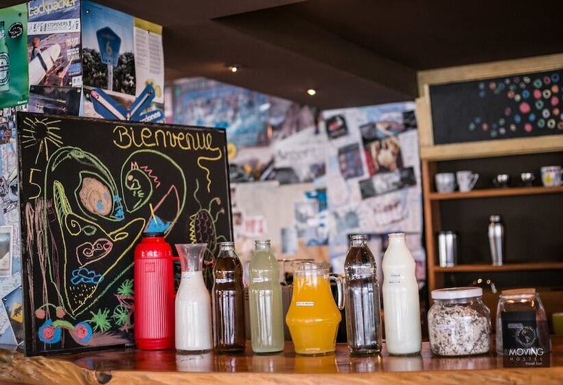 Moving Hostel Travel Bar