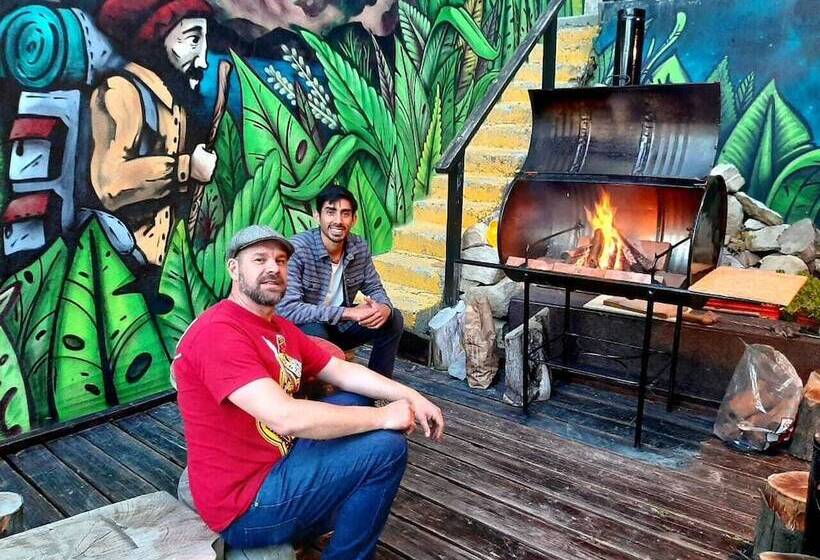 Moving Hostel Travel Bar