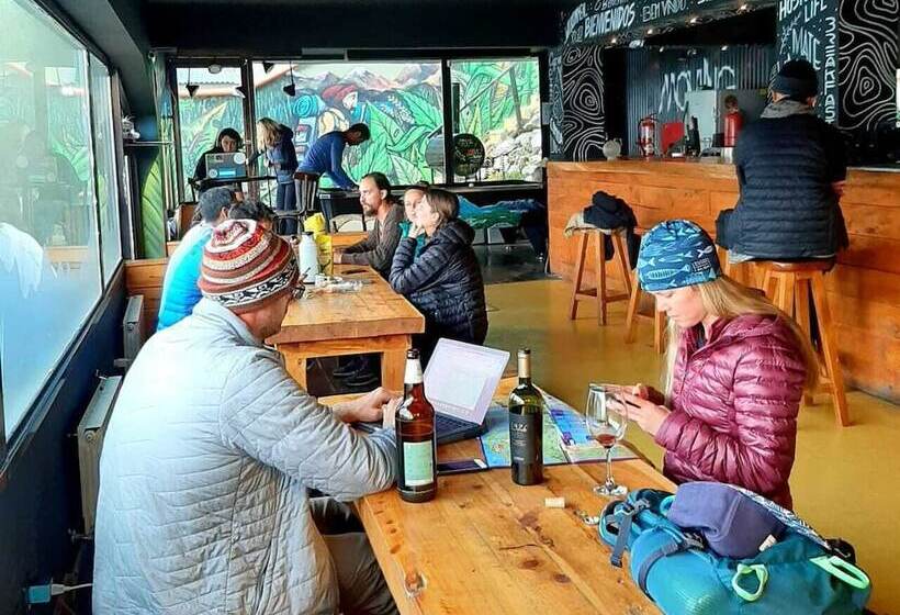 Moving Hostel Travel Bar