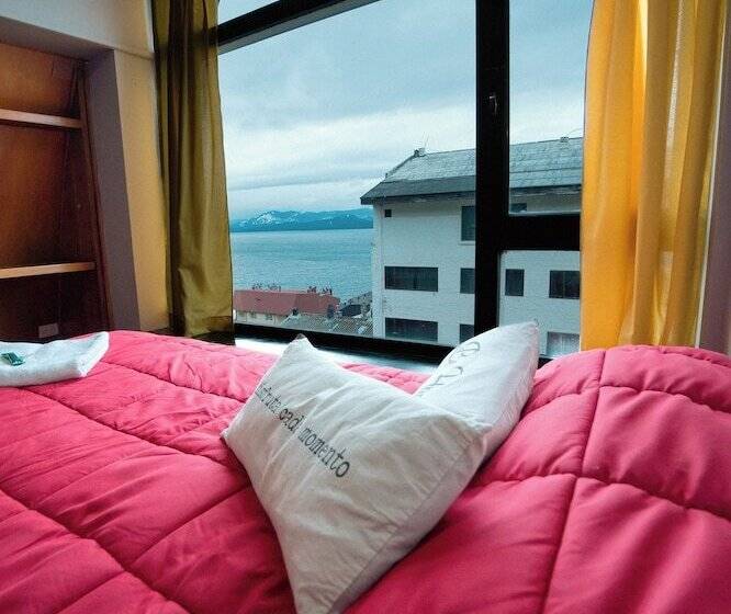 Moving Hostel Travel Bar