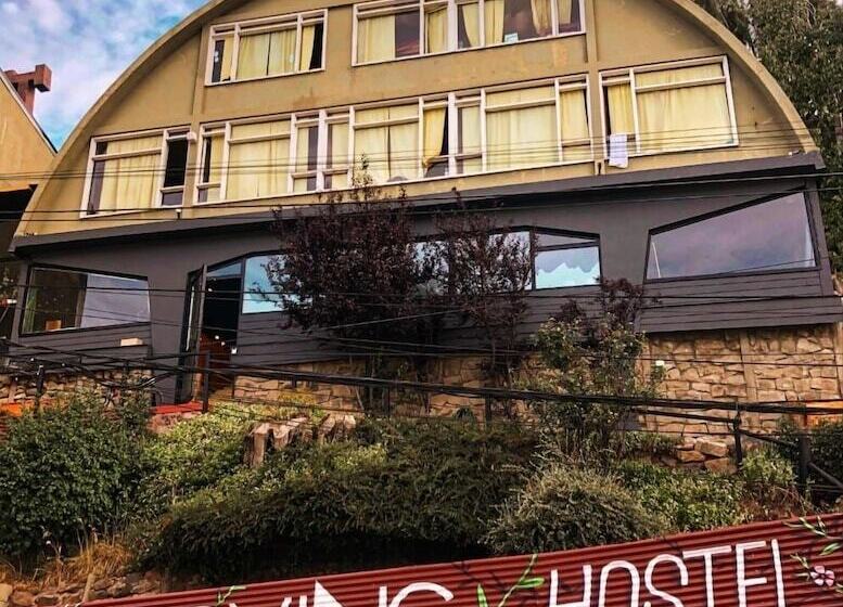 Moving Hostel Travel Bar