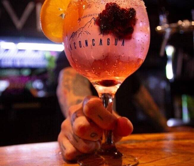 Moving Hostel Travel Bar