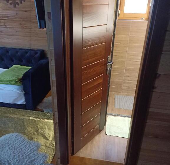 تختخواب و صبحانه Rooms And Apartmants Mirovic