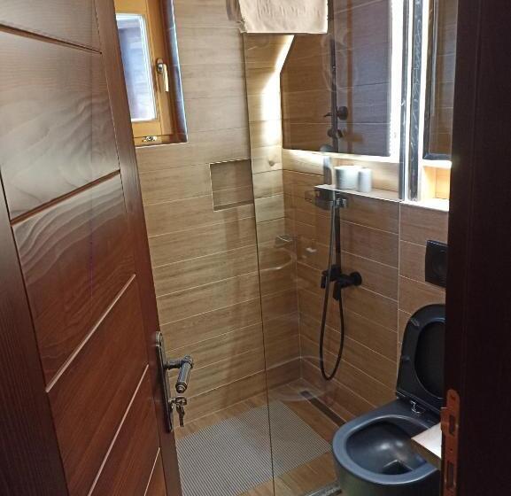 تختخواب و صبحانه Rooms And Apartmants Mirovic