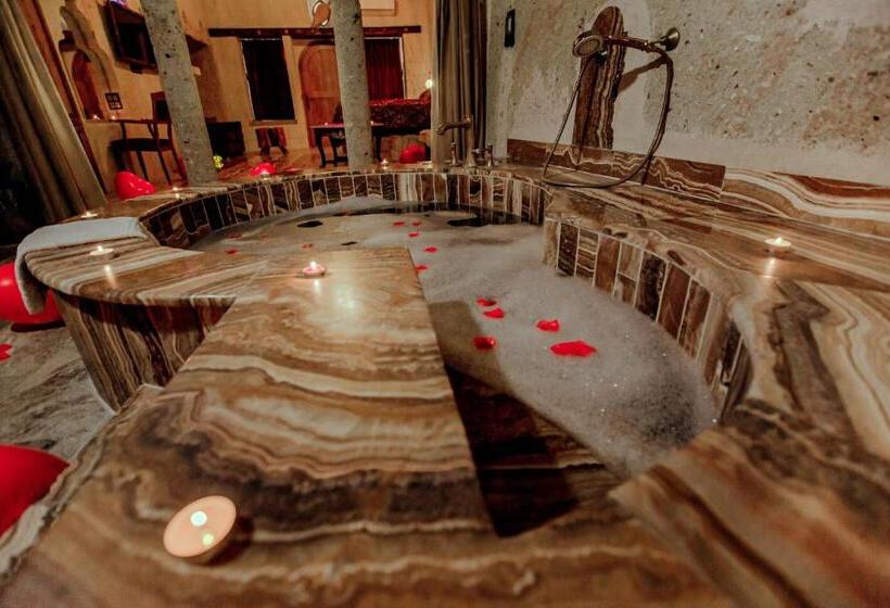 هتل Oread Cave Suites