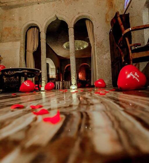 هتل Oread Cave Suites