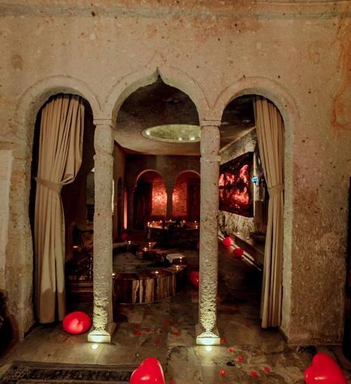 هتل Oread Cave Suites