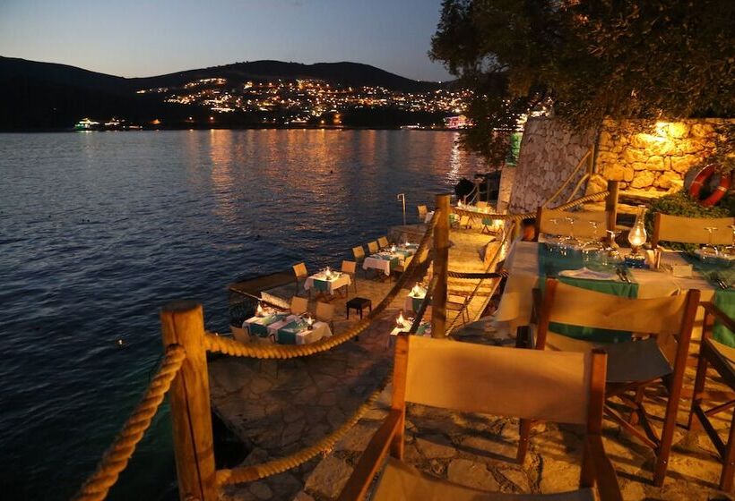 هتل Villa Mahal Adults Only