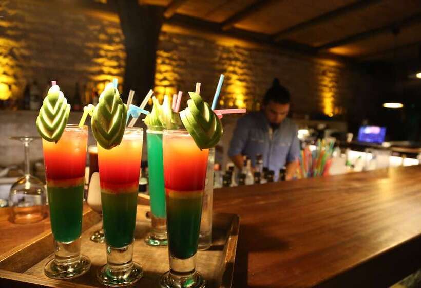 هتل Villa Mahal Adults Only