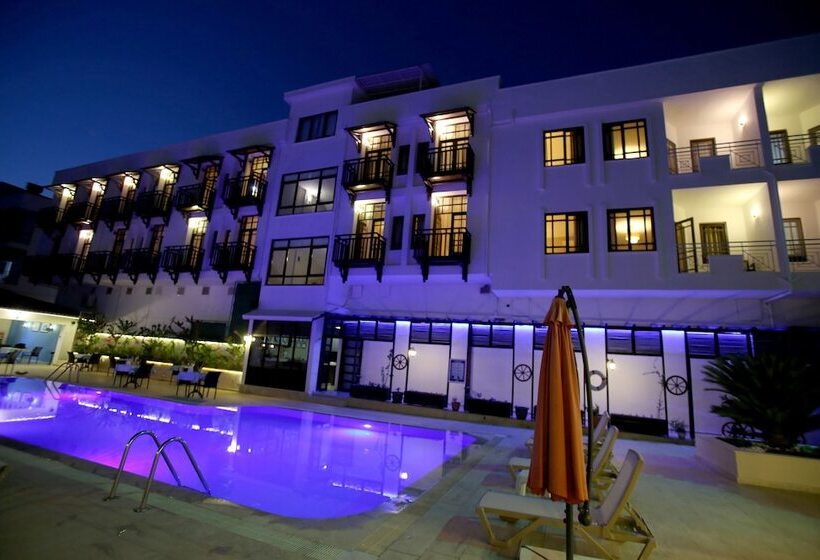 Melissa Moment Apart