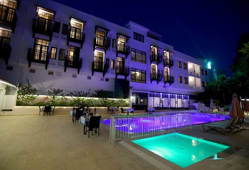 Melissa Moment Apart