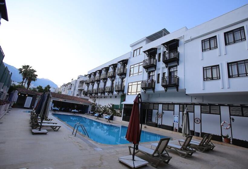 Melissa Moment Apart