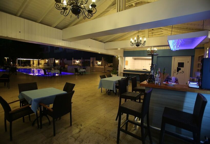 Melissa Moment Apart