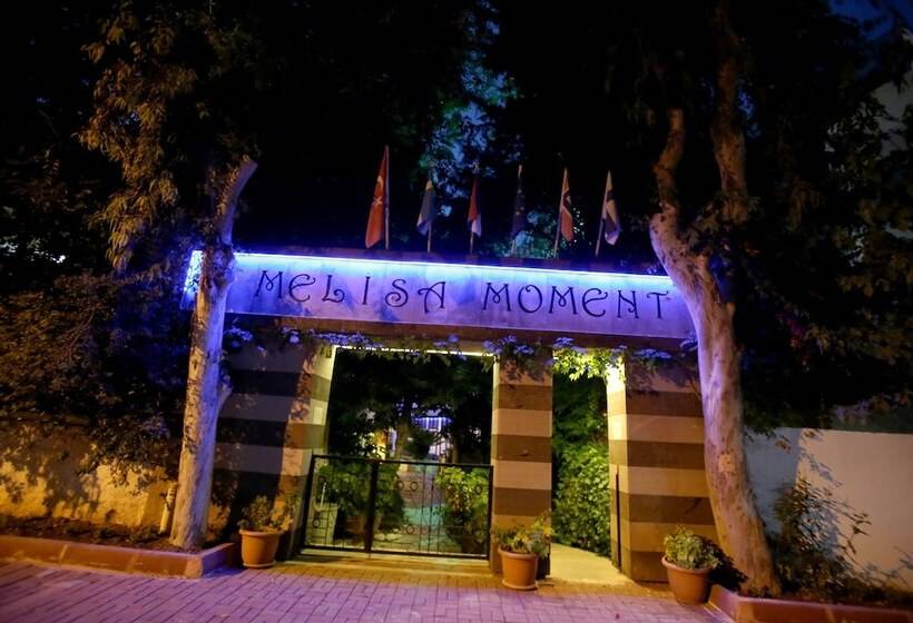 Melissa Moment Apart