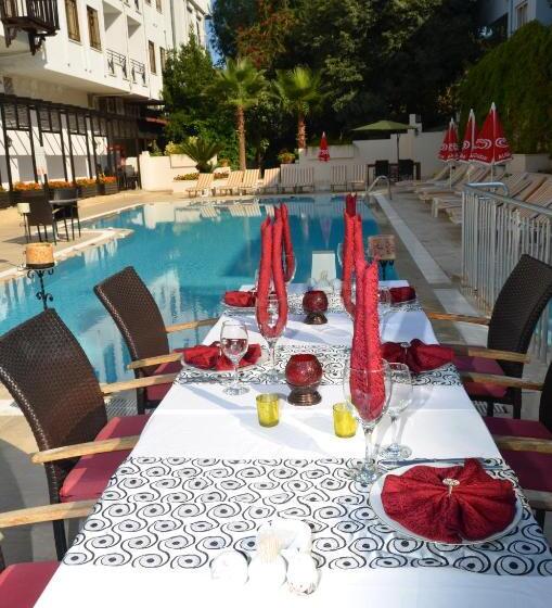 Melissa Moment Apart