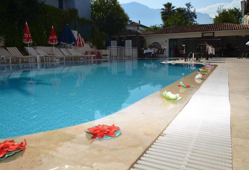 Melissa Moment Apart