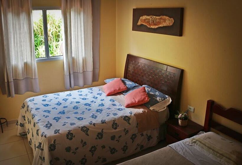 הוסטל Oca Delfim