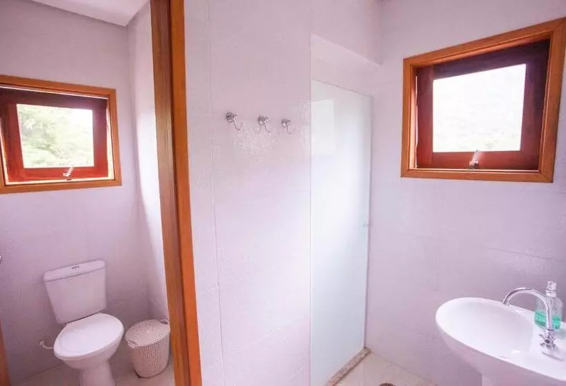 ユースホステル Ubatuba Ecologic Pousada