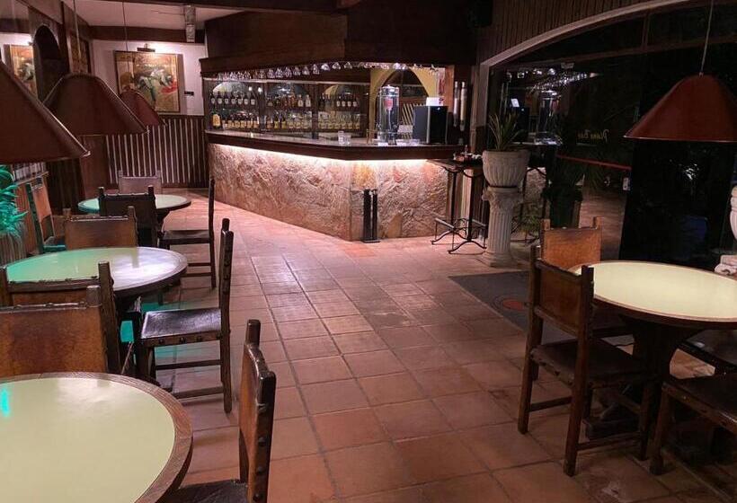 Отель Eduardos Park