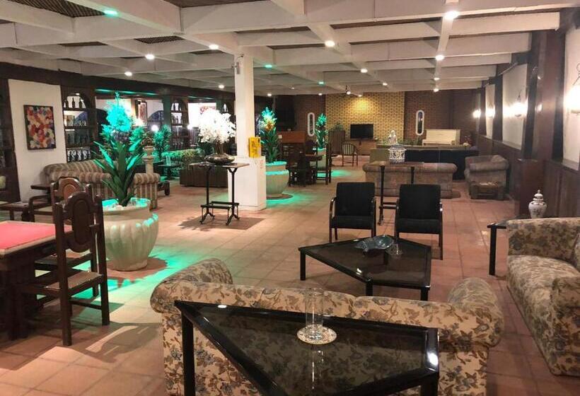 Отель Eduardos Park