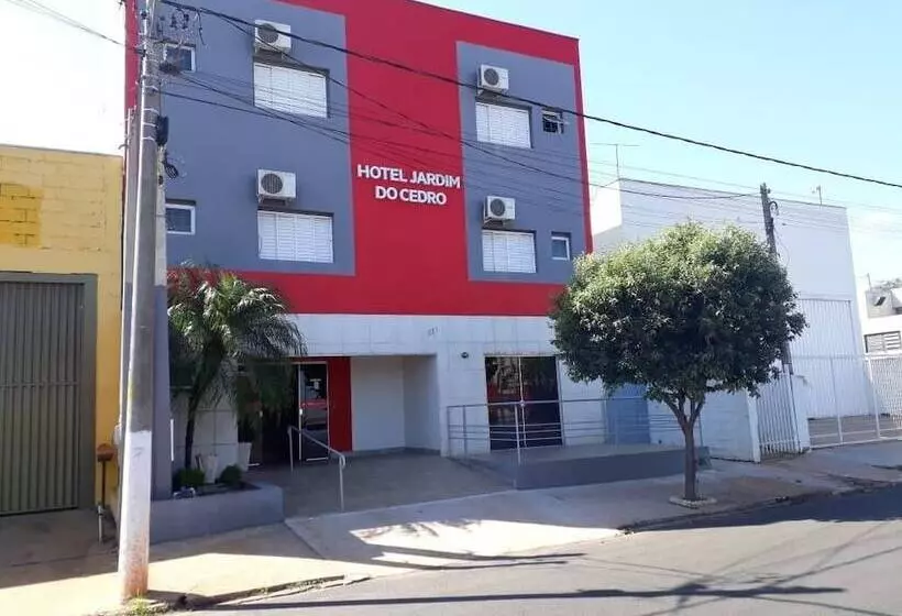 ホテル Jardim Do Cedro