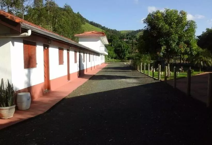 Hotelli Lindoia Rural
