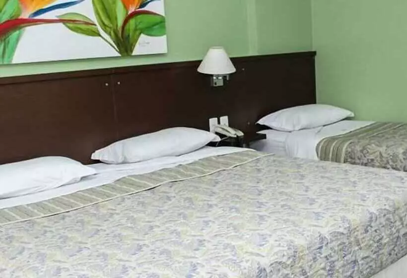 ホテル Pousada Caravelas Lusitanas Ltda