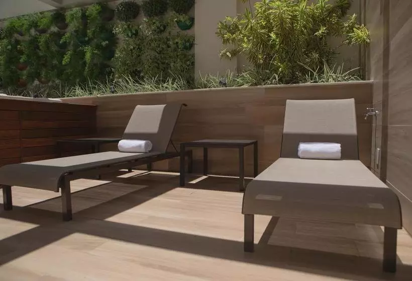 Hotelli Promenade Queimados