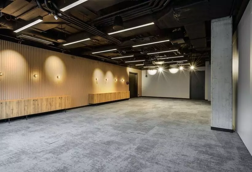 ホテル Barceló Warsaw Powiśle