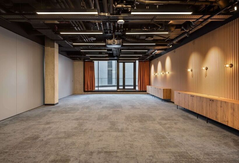 ホテル Barceló Warsaw Powiśle