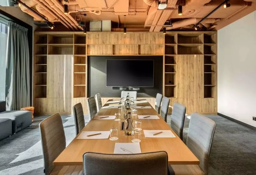 ホテル Barceló Warsaw Powiśle