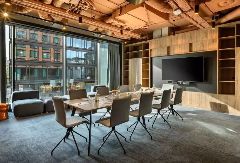 ホテル Barceló Warsaw Powiśle