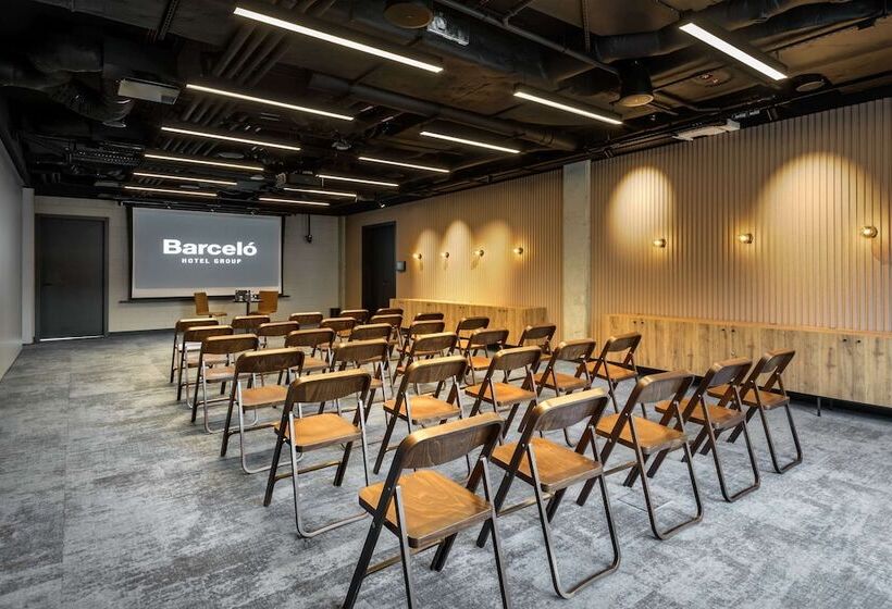 ホテル Barceló Warsaw Powiśle