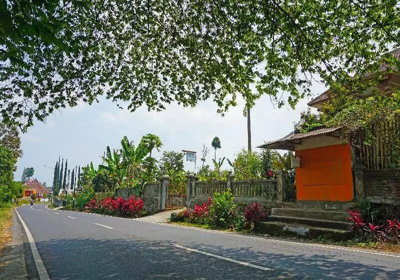 ホテル Spot On 91527 As-sakinah Homestay Syariah