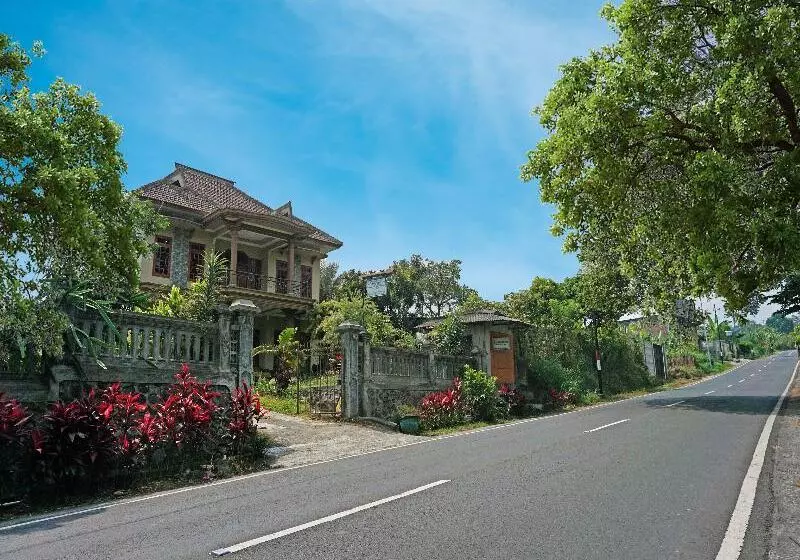 ホテル Spot On 91527 As-sakinah Homestay Syariah