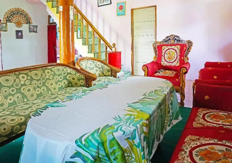 ホテル Spot On 91527 As-sakinah Homestay Syariah