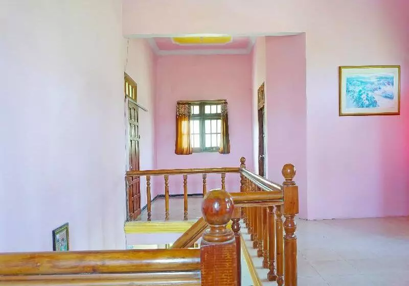 ホテル Spot On 91527 As-sakinah Homestay Syariah