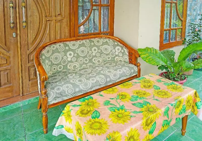 ホテル Spot On 91527 As-sakinah Homestay Syariah