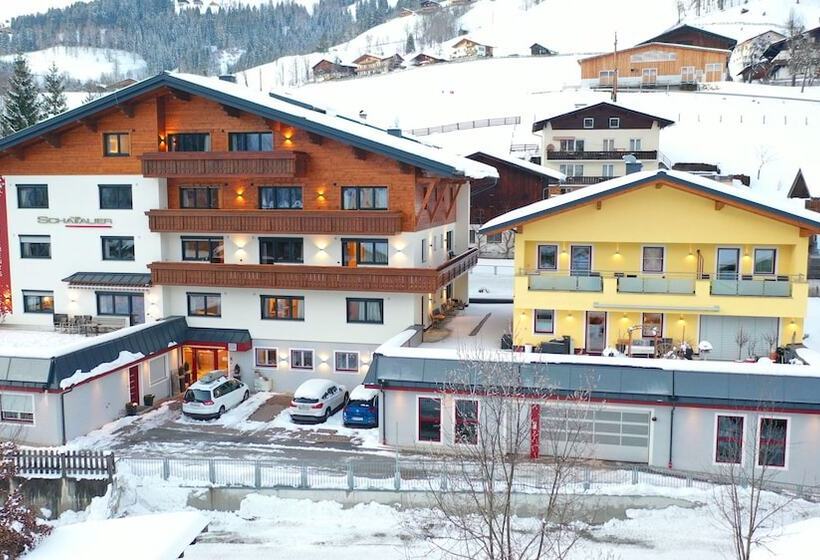 ホテル Appartement Schattauer