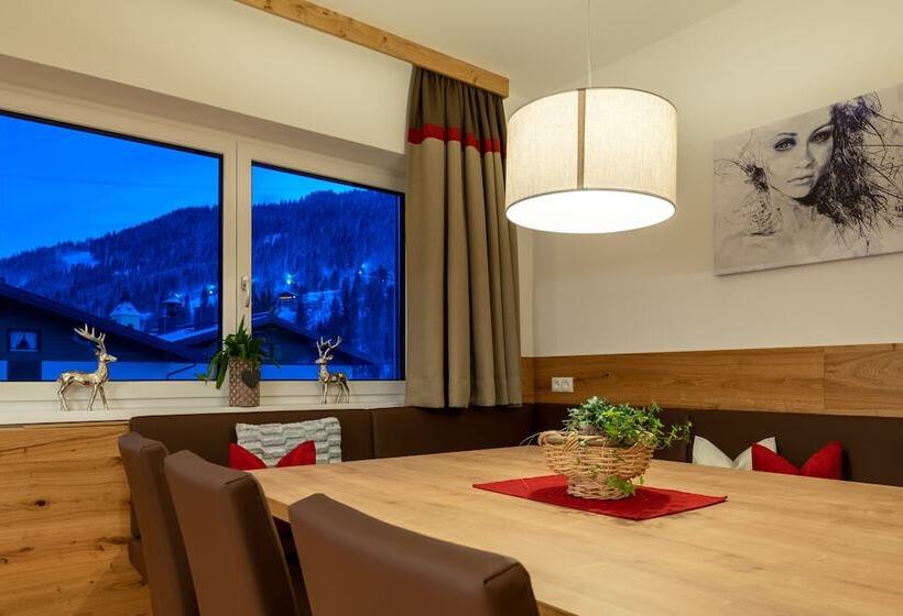 ホテル Appartement Schattauer