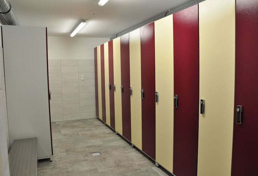 ホテル Appartement Schattauer