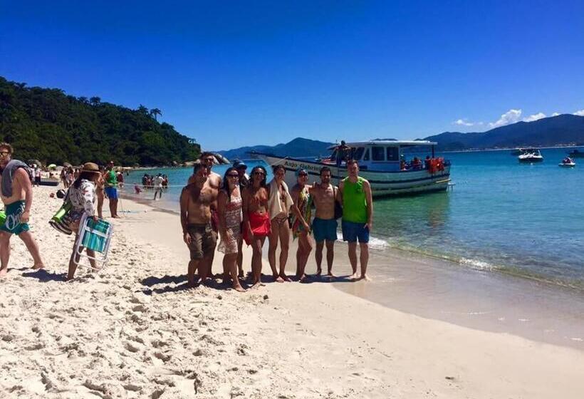 ユースホステル Tucano House