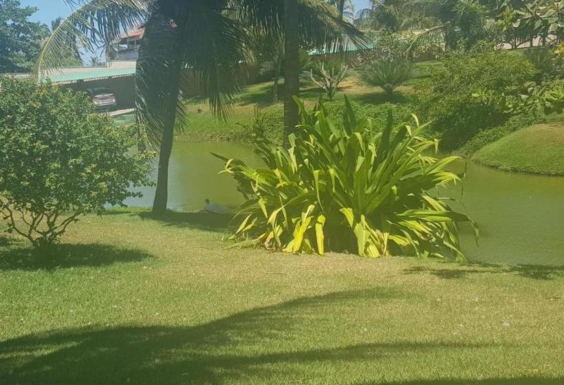 בית מלון כפרי Beach Place Resort Residence