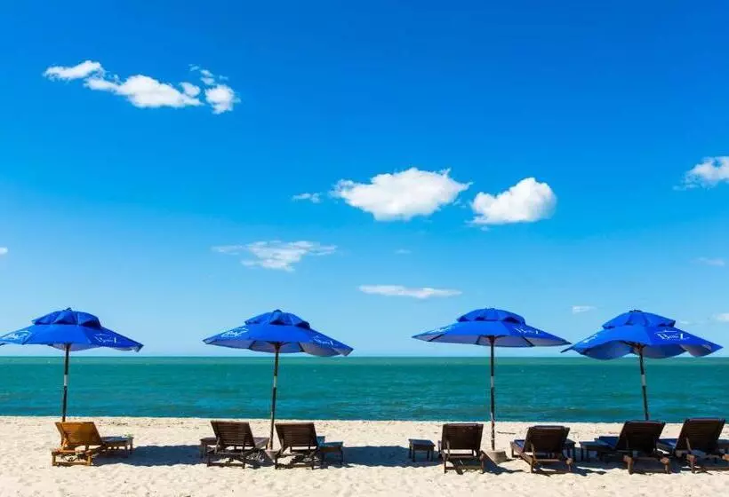 Hotelli Bobz Boutique Resort