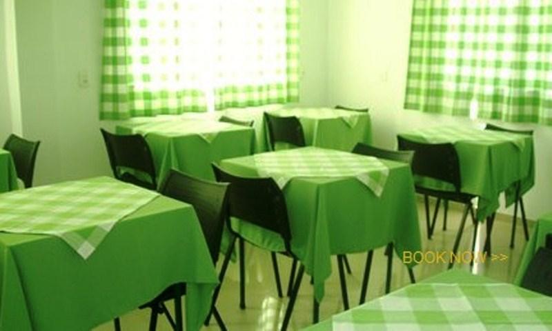 בית מלון כפרי Strato Express Residence