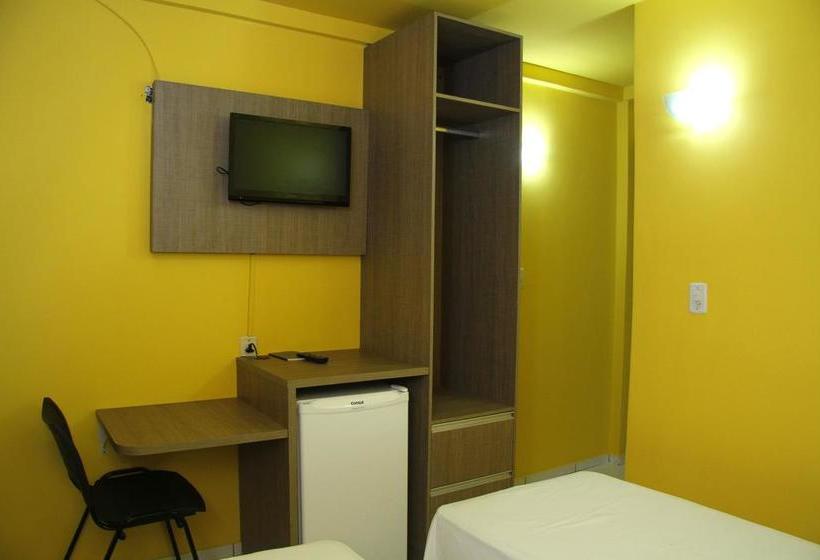 בית מלון כפרי Strato Express Residence