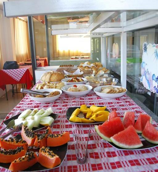 בית מלון כפרי Strato Express Residence