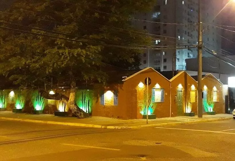 ユースホステル Vila Aju  Pousada Tematica