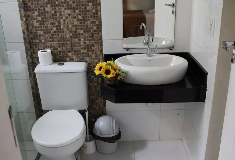 ユースホステル Vila Aju  Pousada Tematica